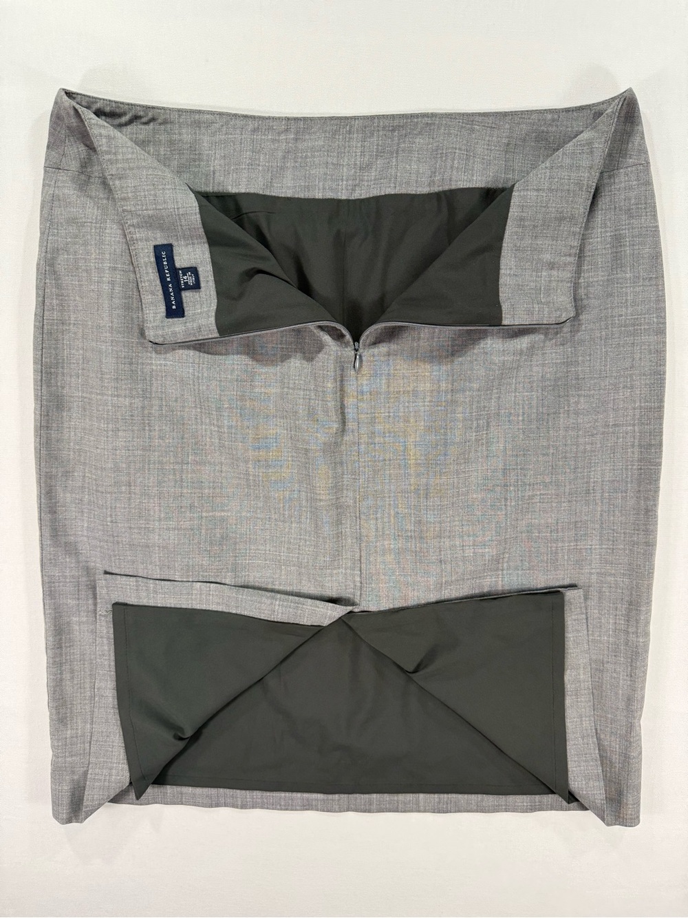 Banana Republic Essential Pencil Skirt Plaid Gray Size 14 - Picture 7 of 7